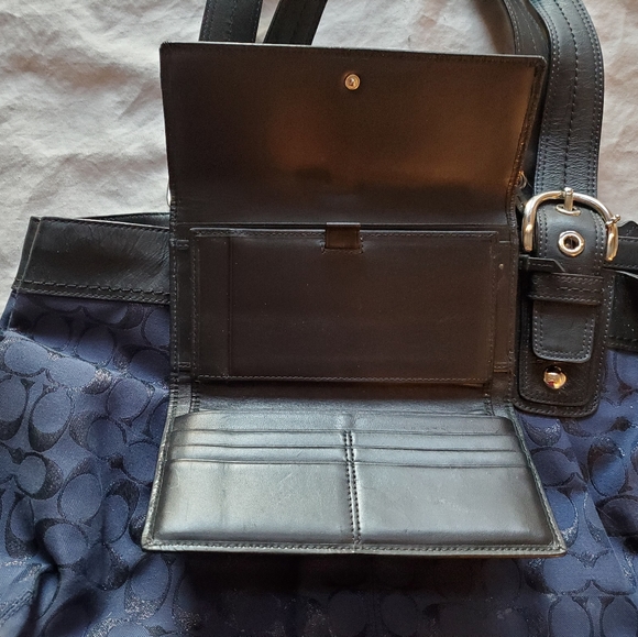 Coach bag and wallet - Picture 3 of 9